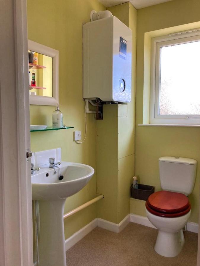 Rowan Close Whitchurch  エクステリア 写真