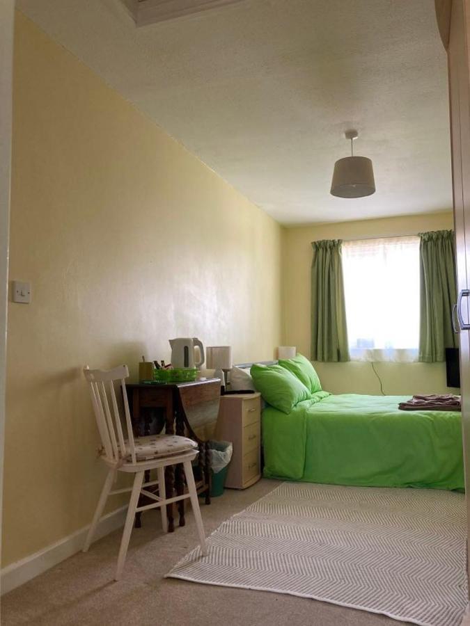 Rowan Close Whitchurch  エクステリア 写真